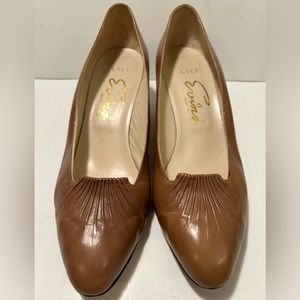 Evins Lili Pleated Toe Tan Leather Pumps Made in Italy Size 7B